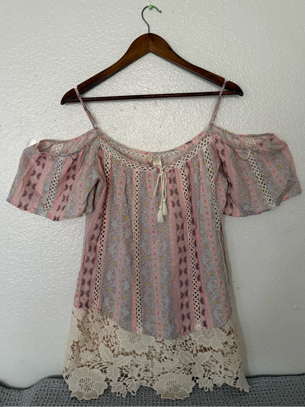 Japna Pink and Cream Boho Cold-Shoulder Tunic women’s size M